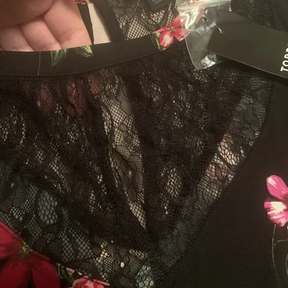 Torrid peplum floral top. - Picture 2 of 3